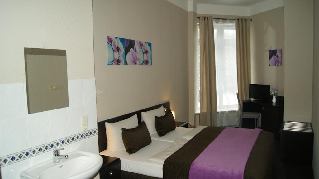 Hotel Saks